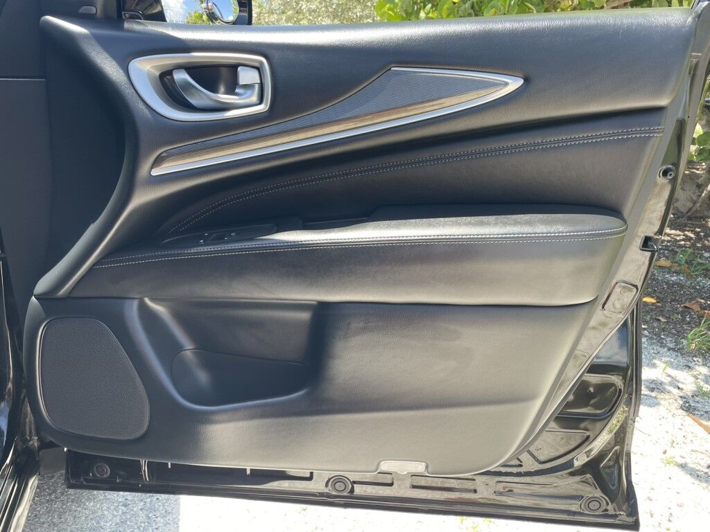 2019 INFINITI QX60 PURE~CLEAN CARFAX~POWER MOONROOF~POWER LIFTGATE~BLIND SPOT WARNING~FORWARD COLLISION WARNING W/ PEDESTRIAN DETECTION~ONLINE FINANCE AND SHIPPING AVAILABLE!!!!! Sarasota FL