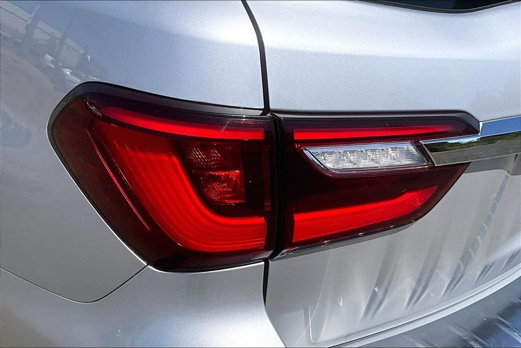 2019 INFINITI QX80 LUXE OR