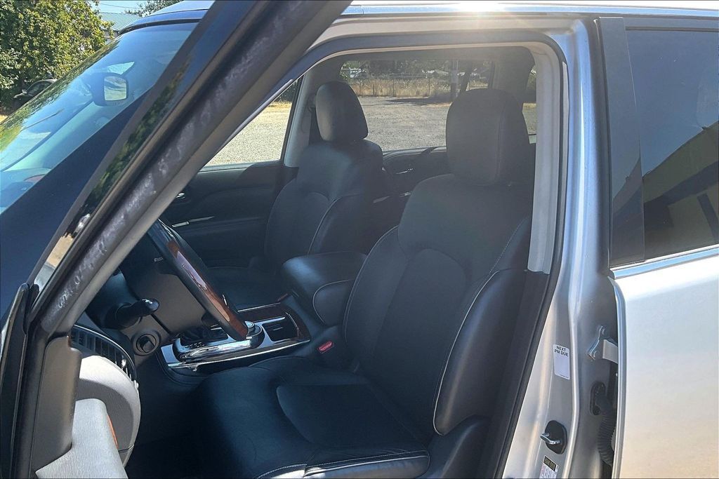 2019 INFINITI QX80 LUXE OR