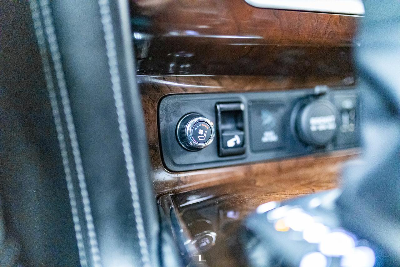2019 Infiniti QX80 AWD Luxe Leather Roof Nav BCam Red Deer AB