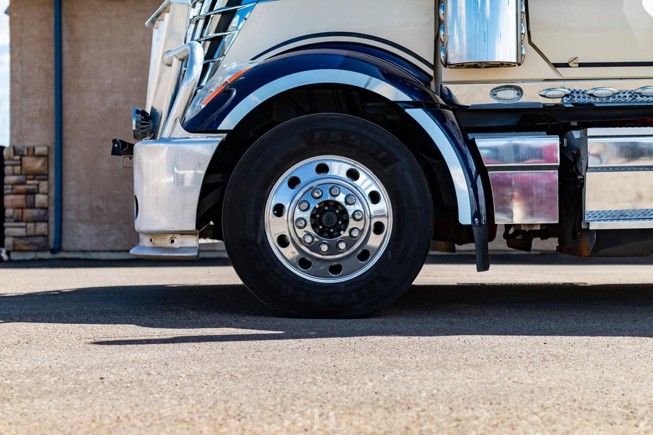 2019 International Lonestar Tractor/Sleeper Red Deer AB