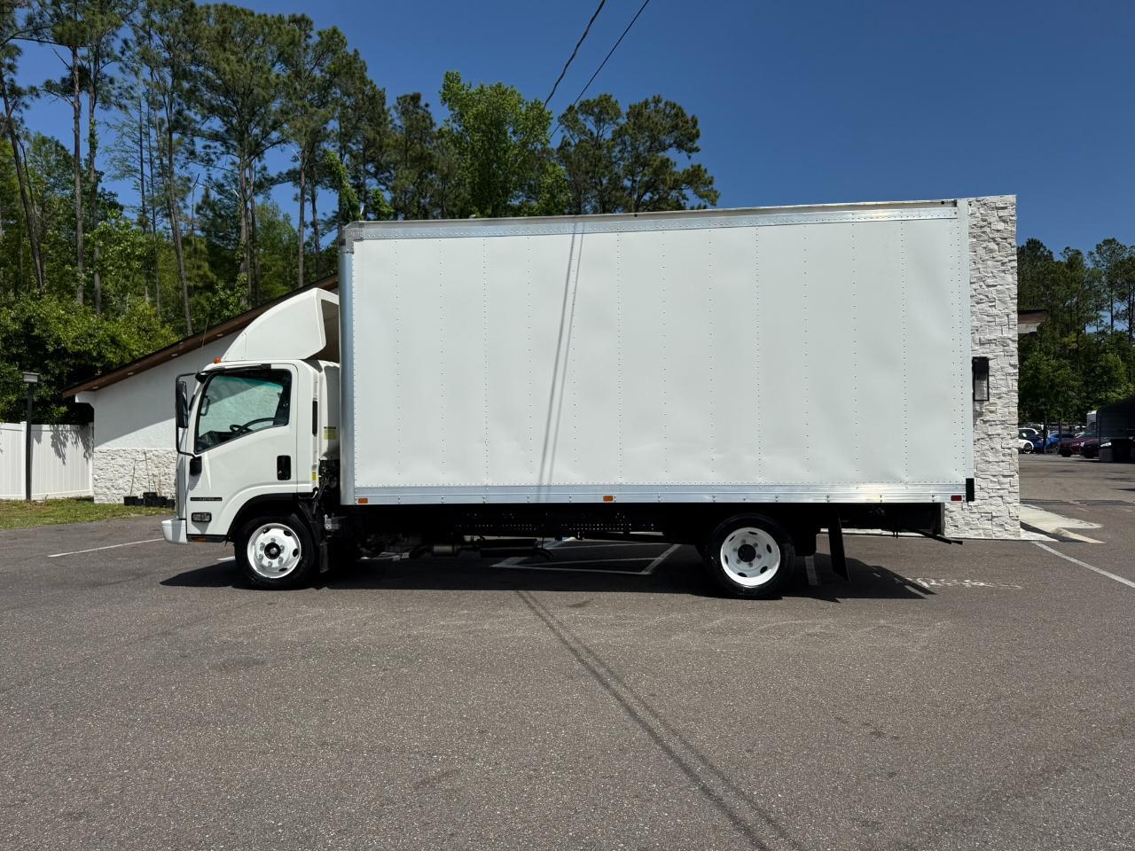 2019 Isuzu NPR GAS REG