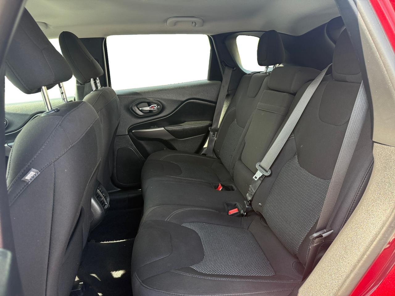 2019 JEEP CHEROKEE LATITUDE Kansas City MO