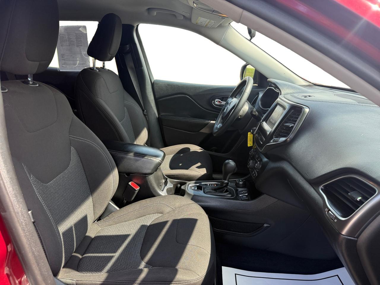 2019 JEEP CHEROKEE LATITUDE Kansas City MO