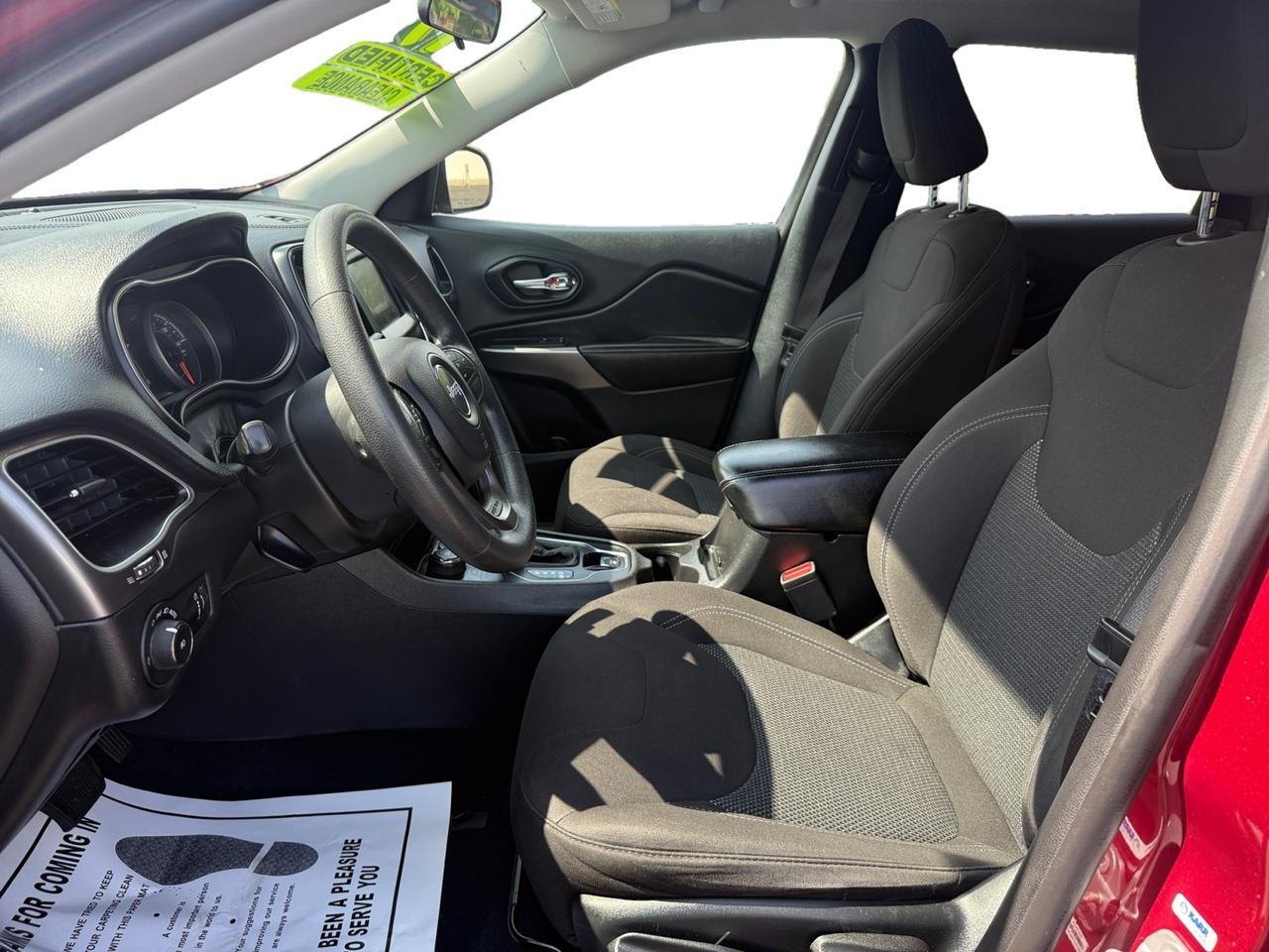 2019 JEEP CHEROKEE LATITUDE Kansas City MO