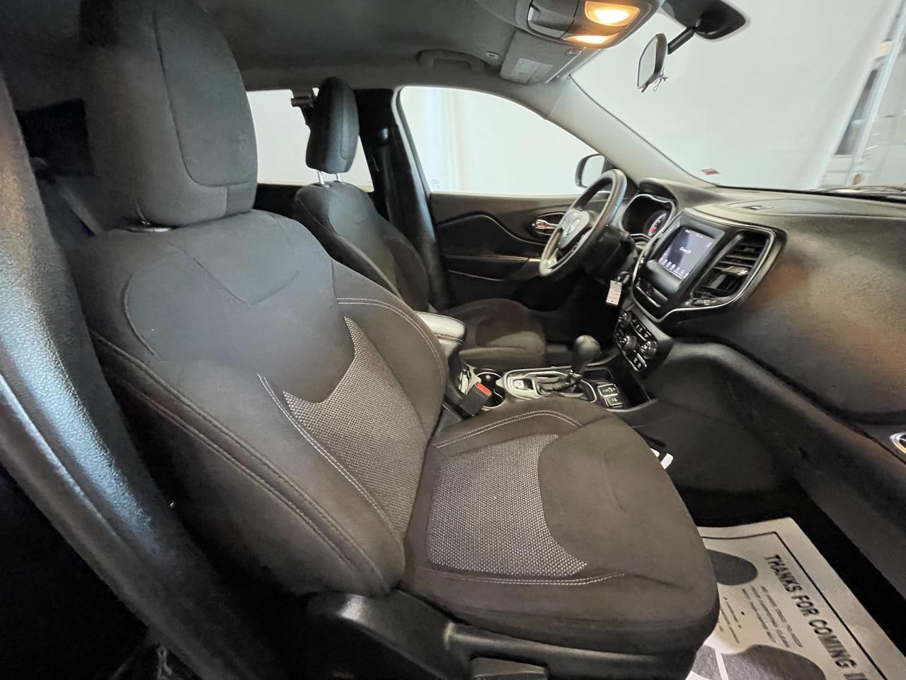 2019 JEEP CHEROKEE LATITUDE Latitude Kansas City MO