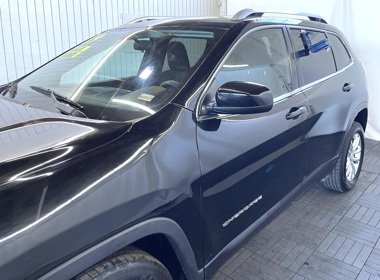 2019 JEEP CHEROKEE LATITUDE Latitude Kansas City MO
