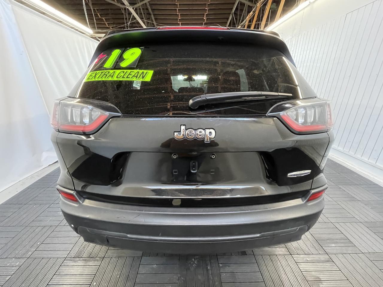 2019 JEEP CHEROKEE LATITUDE Latitude Kansas City MO