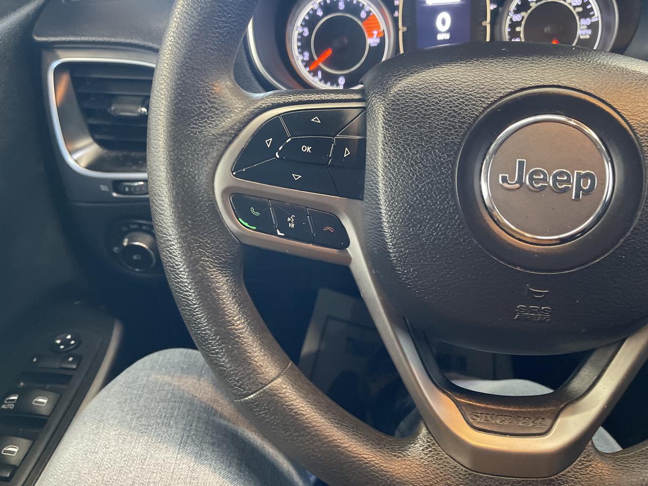 2019 JEEP CHEROKEE LATITUDE Latitude Kansas City MO