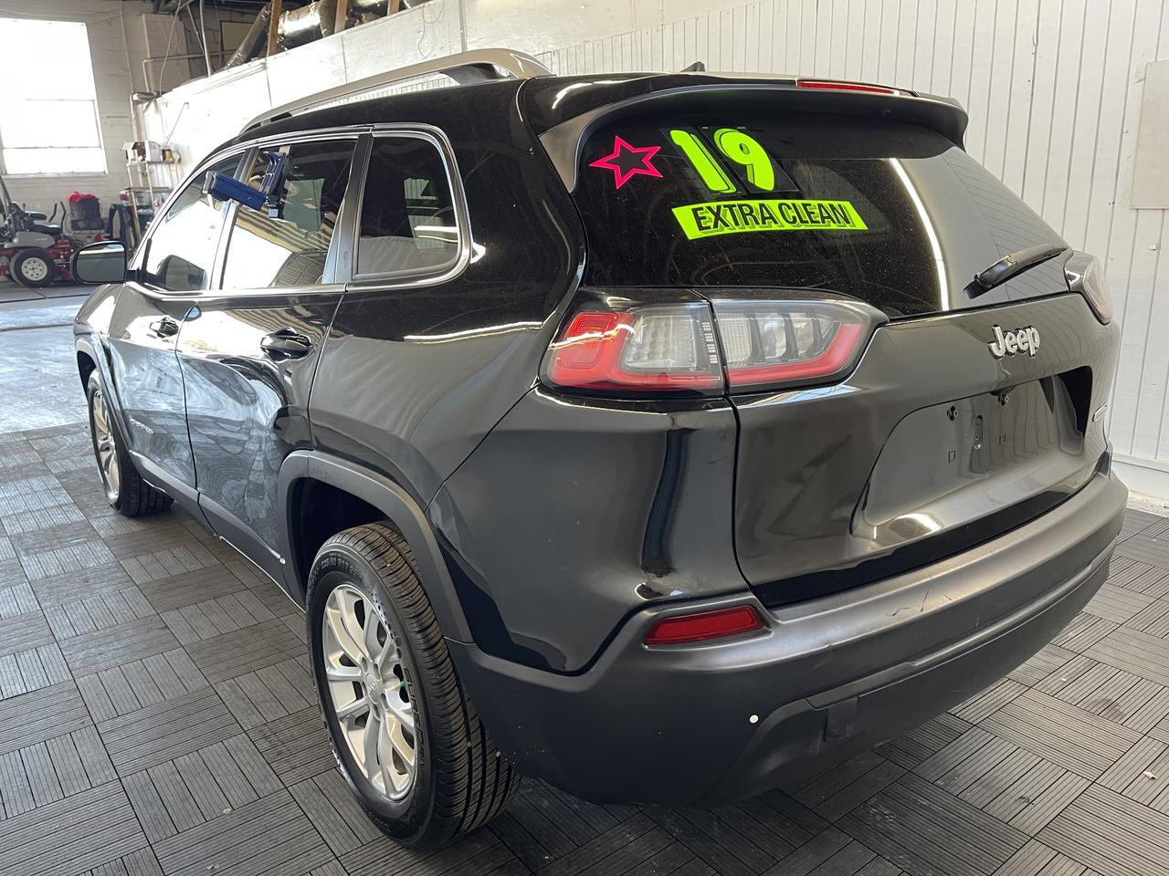 2019 JEEP CHEROKEE LATITUDE Latitude Kansas City MO