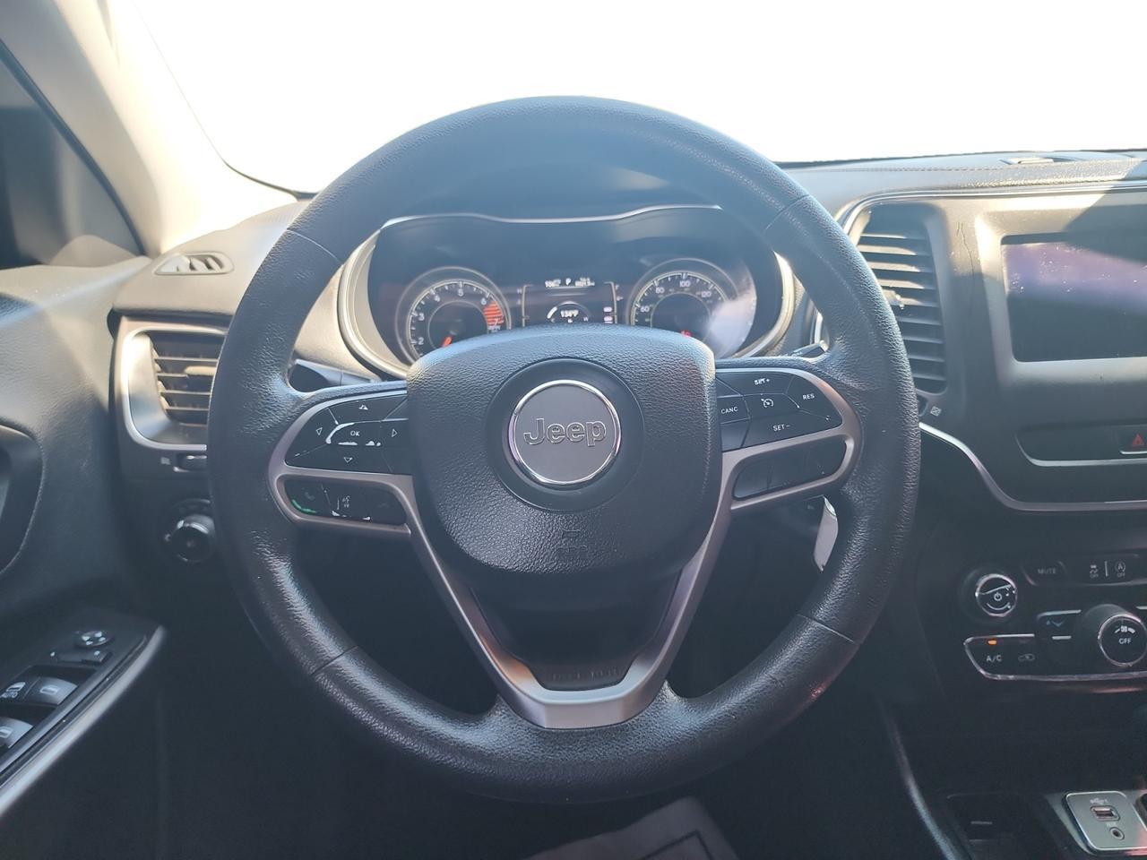2019 JEEP CHEROKEE LATITUDE Latitude Kansas City MO