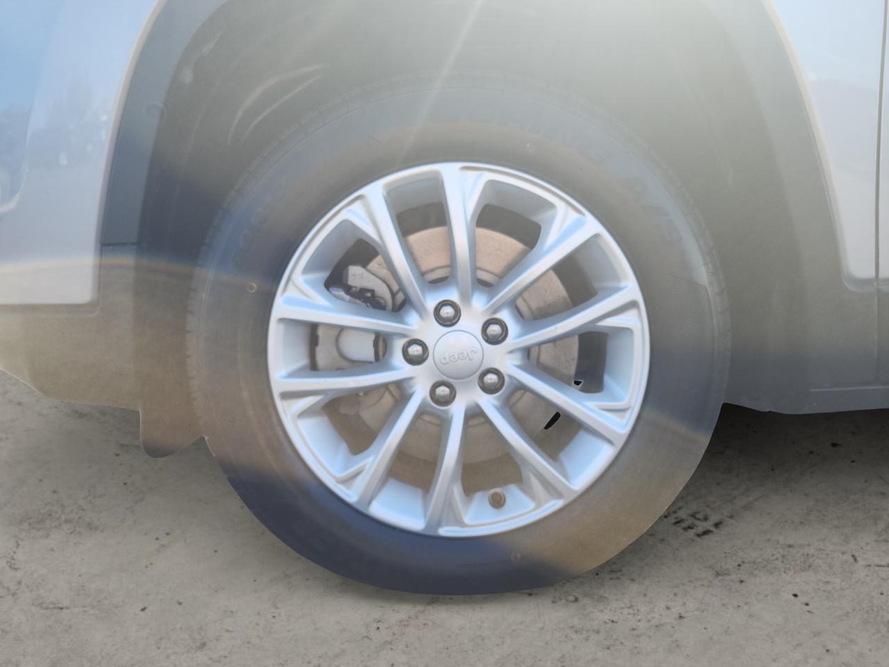 2019 JEEP CHEROKEE LATITUDE Latitude Kansas City MO