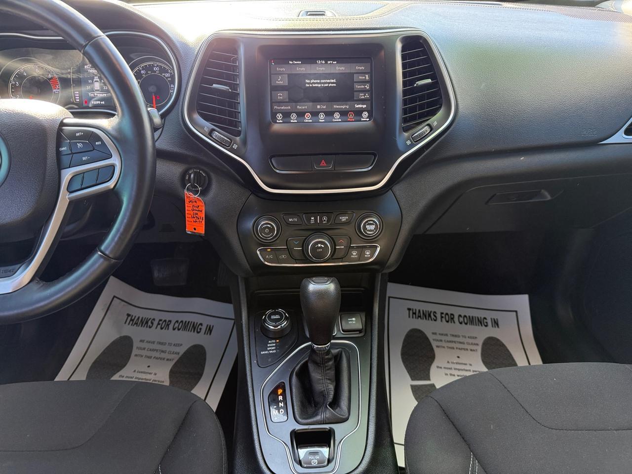 2019 JEEP CHEROKEE LATITUDE; N Kansas City MO