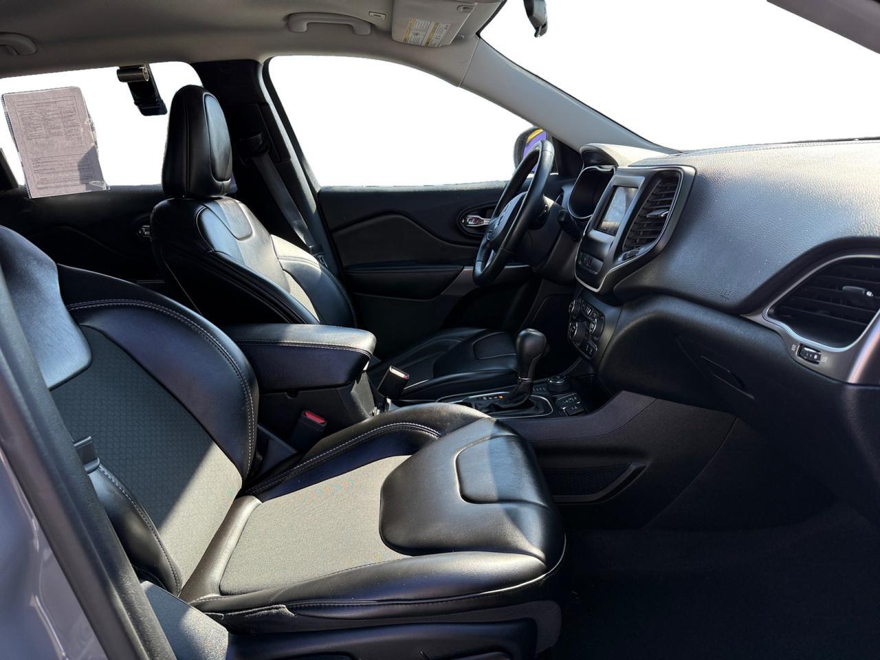 2019 JEEP CHEROKEE LATITUDE PL Latitude Plus Kansas City MO