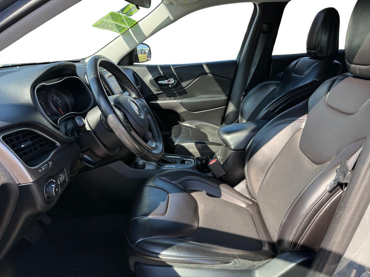 2019 JEEP CHEROKEE LATITUDE PL Latitude Plus Kansas City MO