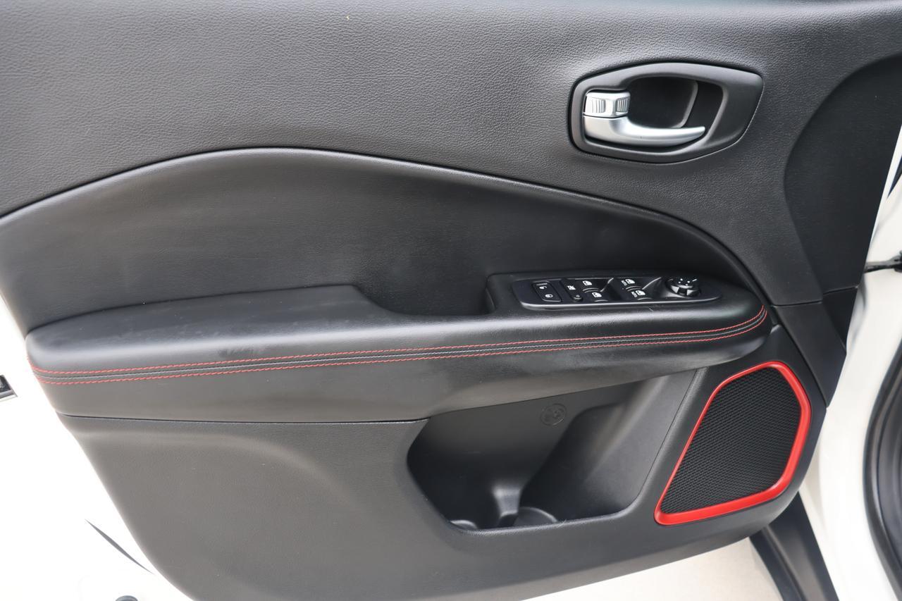 2019 JEEP COMPASS TRAILHAWK WHITE at G Motors