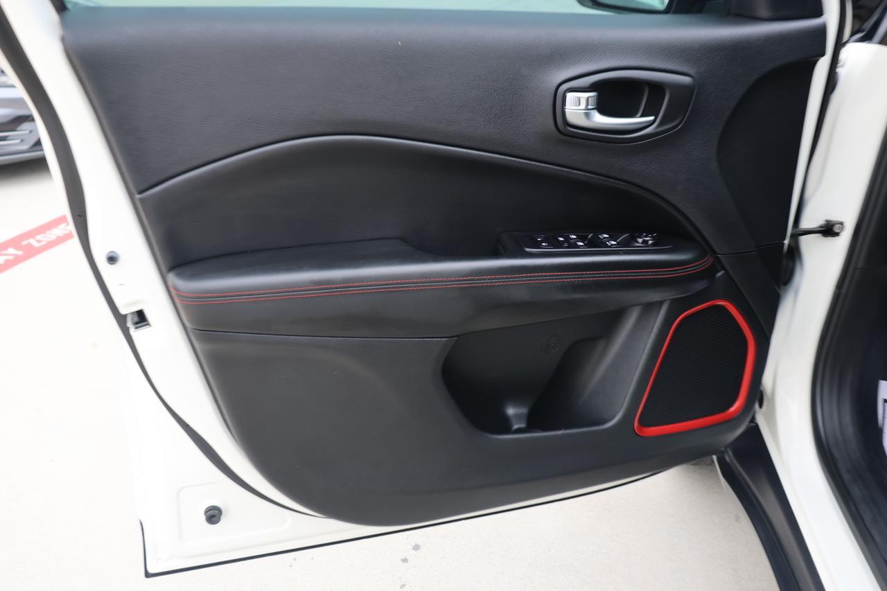 2019 JEEP COMPASS TRAILHAWK WHITE at G Motors