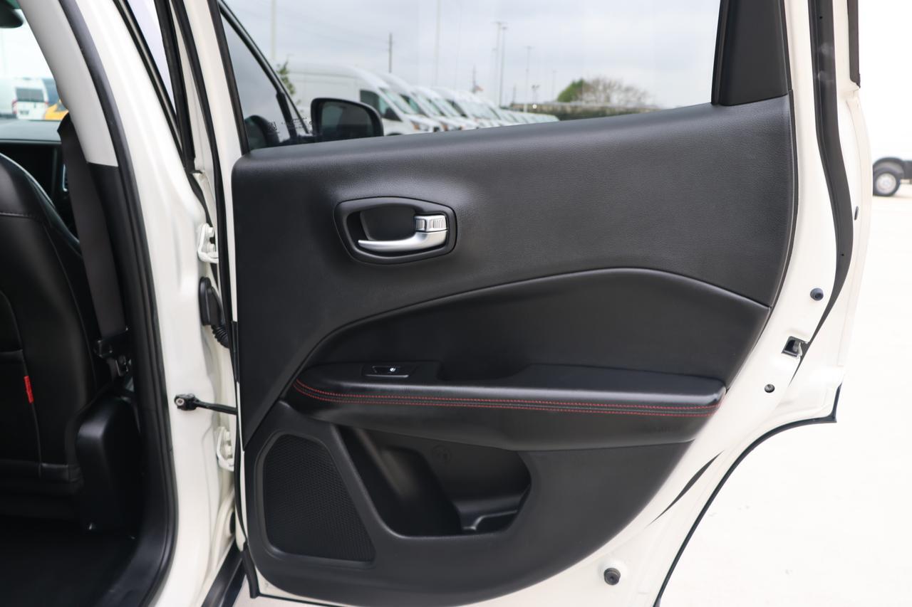 2019 JEEP COMPASS TRAILHAWK WHITE at G Motors