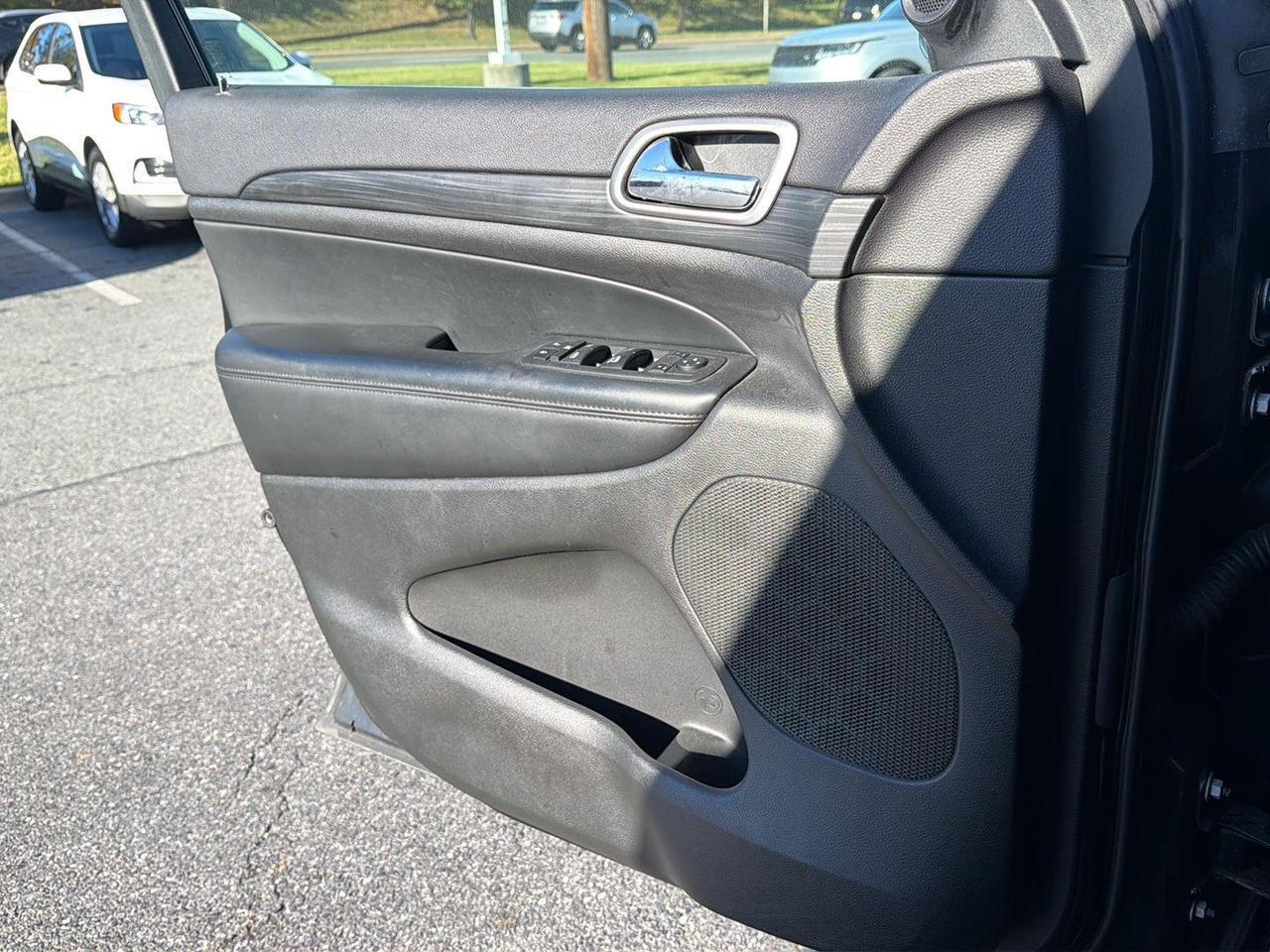 2019 JEEP GRAND CHEROKEE LAREDO E 4X4 Gaithersburg MD