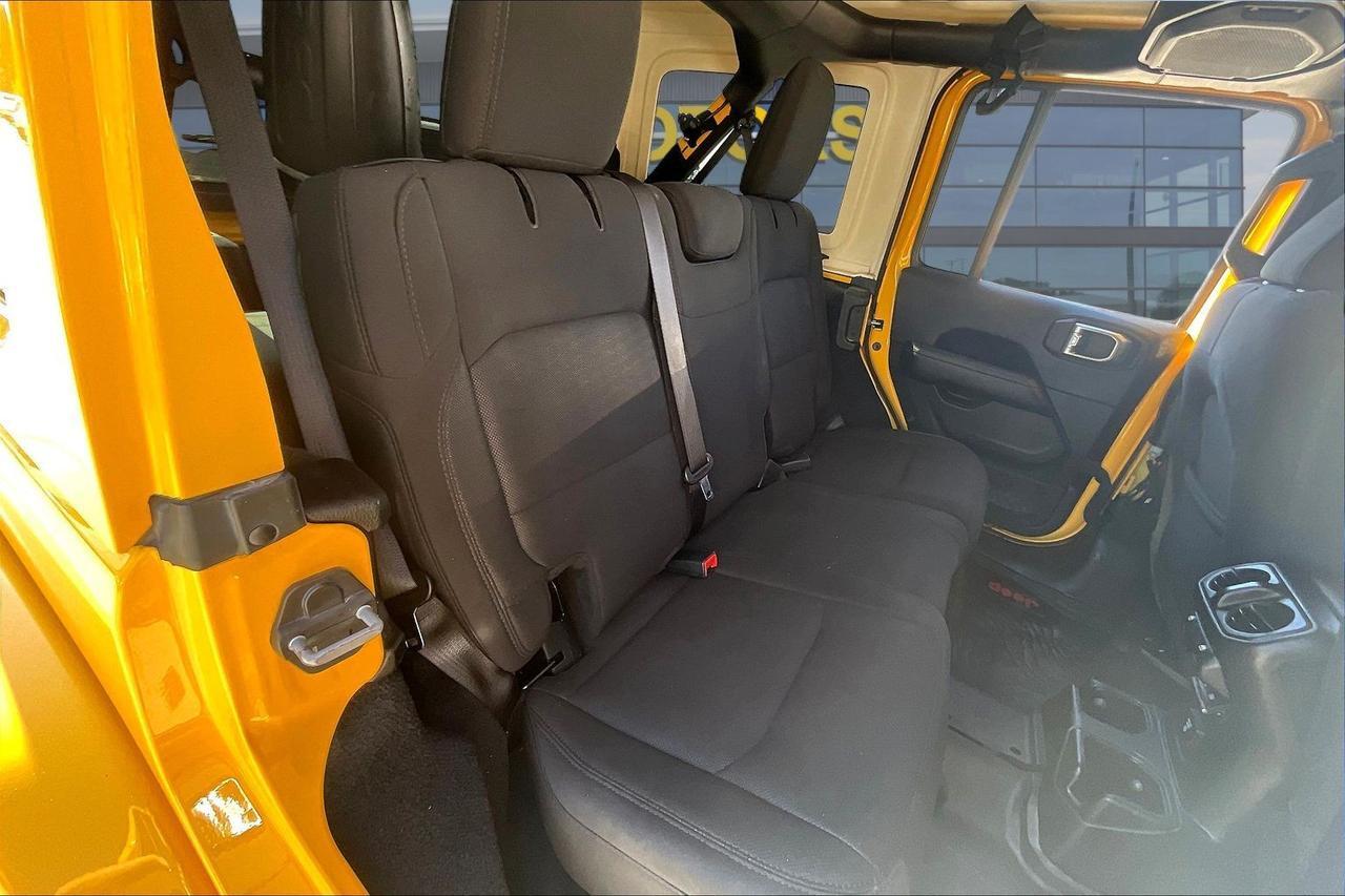 2019 JEEP WRANGLER UNLIMI SAHARA Houston TX