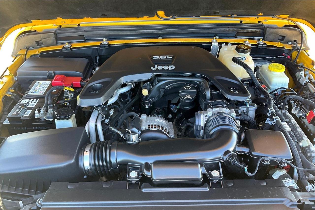 2019 JEEP WRANGLER UNLIMI SAHARA Houston TX