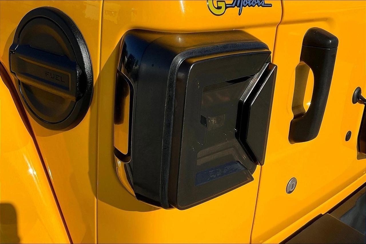 2019 JEEP WRANGLER UNLIMI SAHARA Houston TX