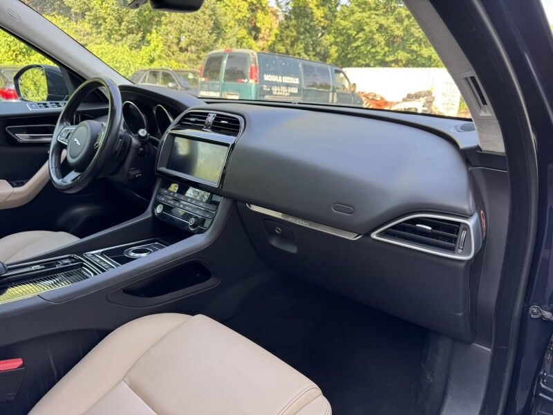 2019 Jaguar F-PACE 25t Premium Willow Grove PA