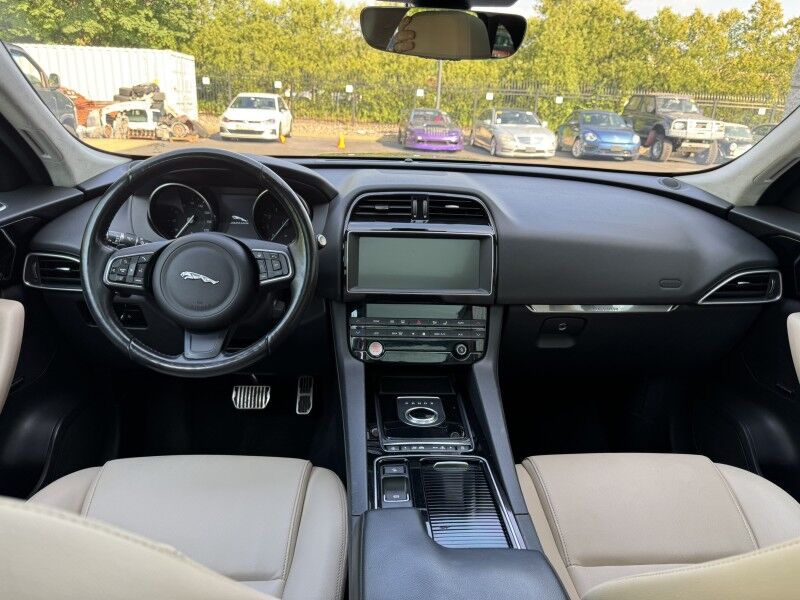 2019 Jaguar F-PACE 25t Premium Willow Grove PA