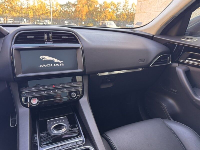 2019 Jaguar F-PACE 25t Premium Willow Grove PA