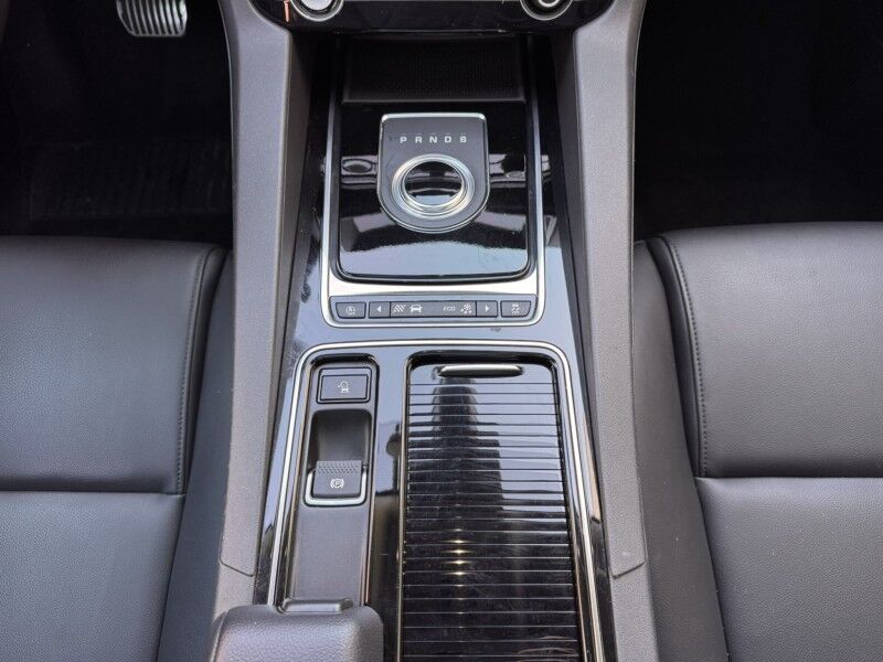 2019 Jaguar F-PACE 25t Premium Willow Grove PA