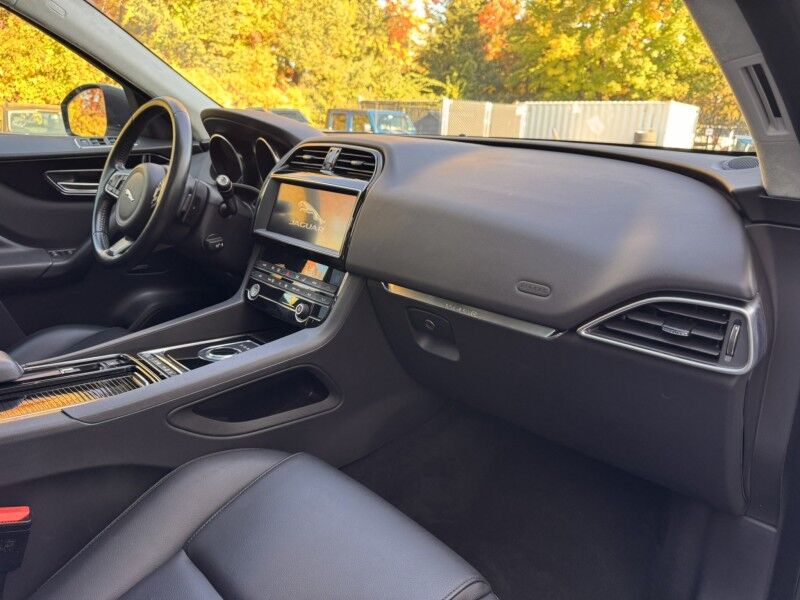 2019 Jaguar F-PACE 25t Premium Willow Grove PA