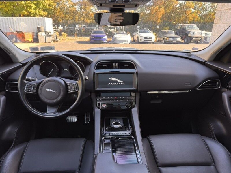 2019 Jaguar F-PACE 25t Premium Willow Grove PA