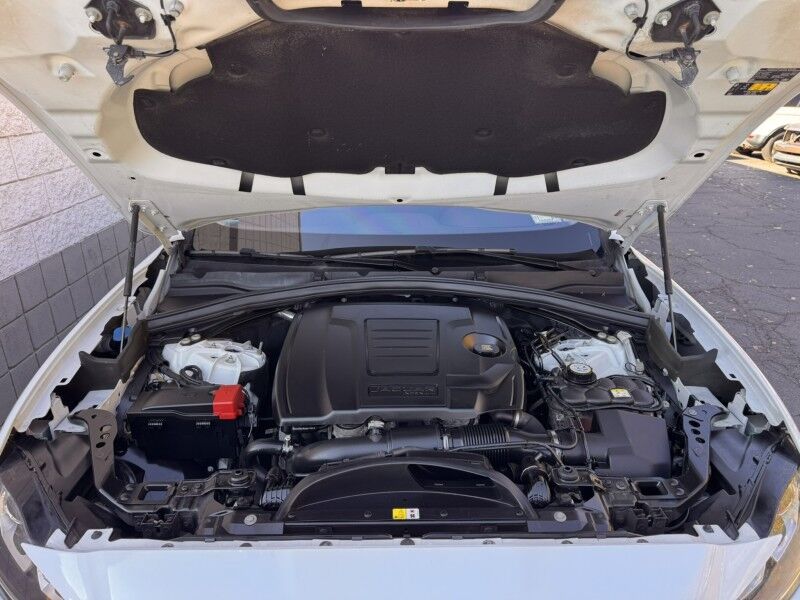 2019 Jaguar F-PACE 25t Premium Willow Grove PA