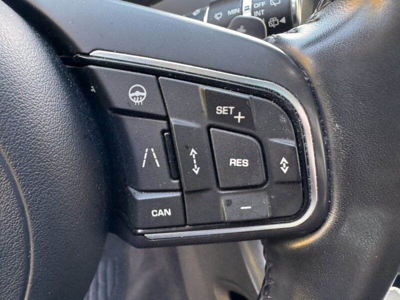 2019 Jaguar F-PACE 25t Premium Willow Grove PA