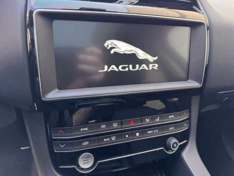 2019 Jaguar F-PACE 25t Premium Willow Grove PA