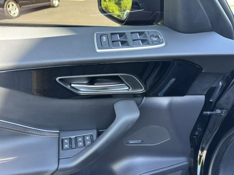 2019 Jaguar F-PACE 25t Prestige Willow Grove PA