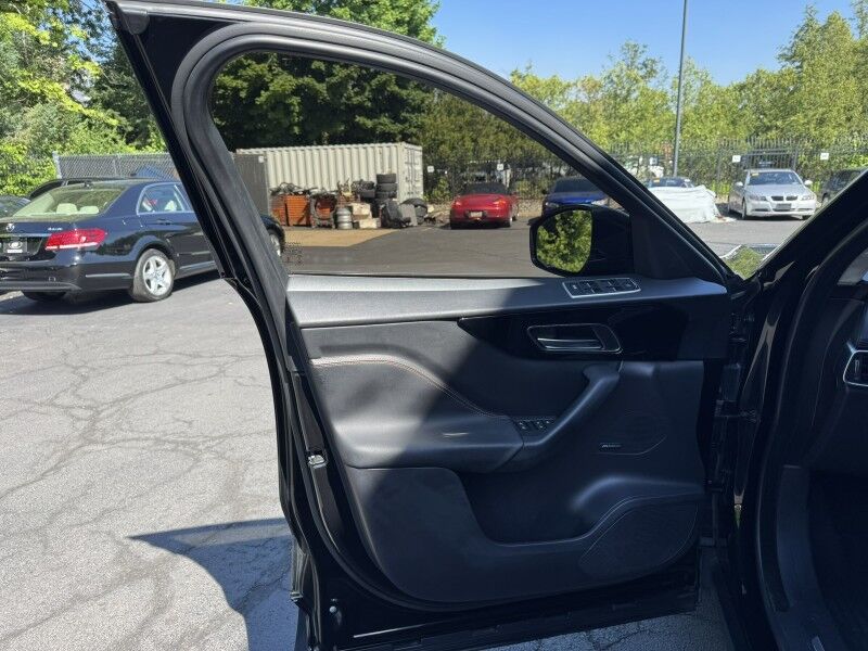 2019 Jaguar F-PACE 25t Prestige Willow Grove PA