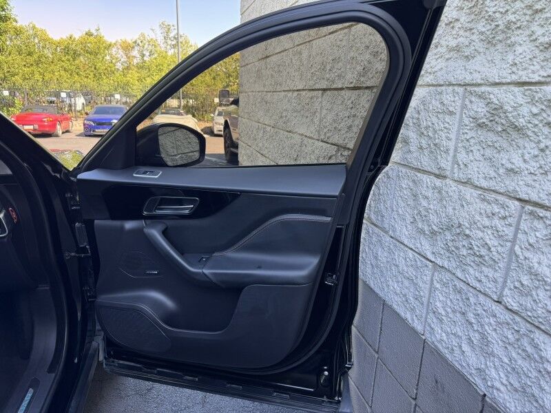2019 Jaguar F-PACE 25t Prestige Willow Grove PA