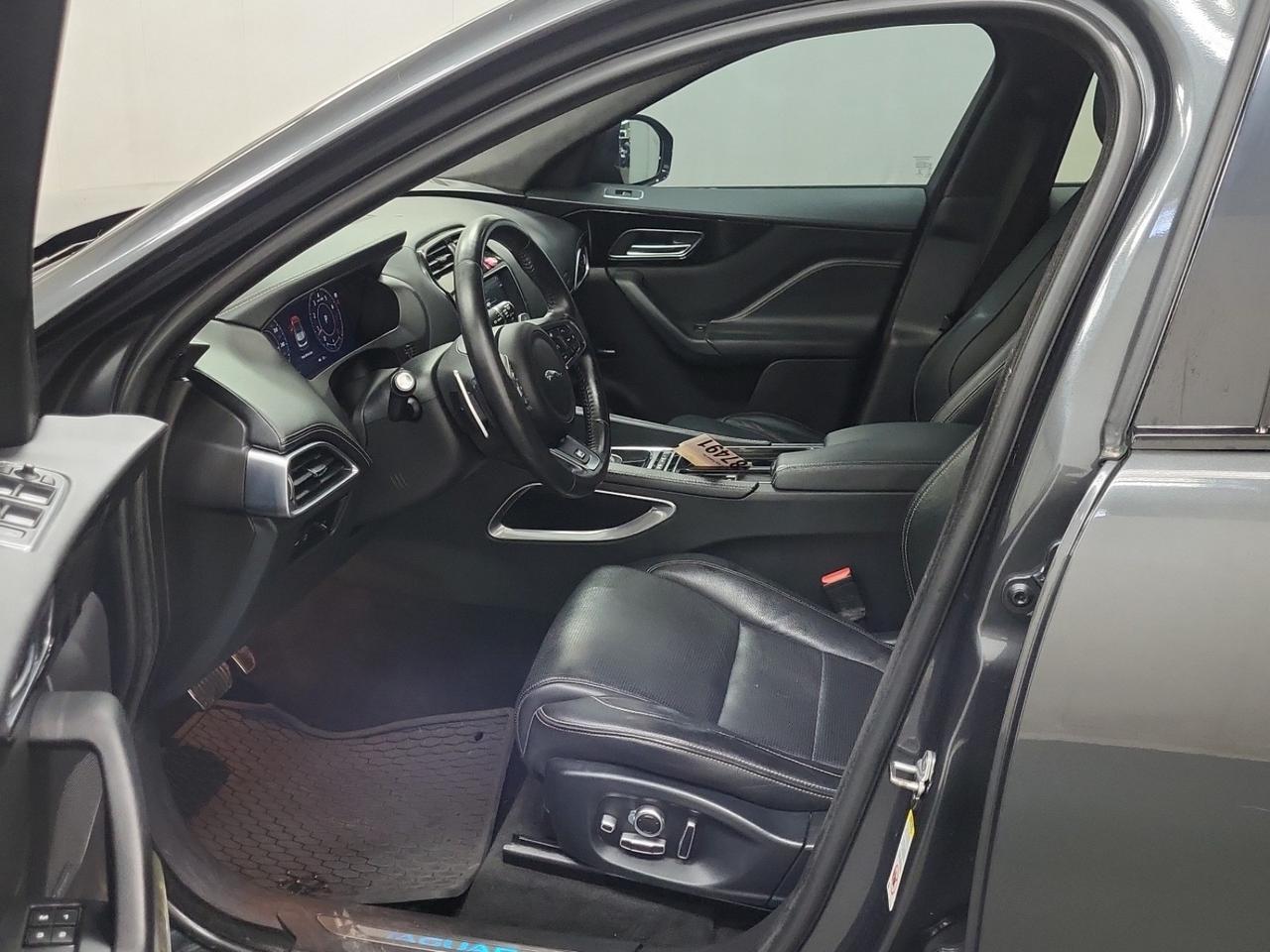 2019 Jaguar F-PACE 30T R-Sport | PANORAMICROOF | MERIDIANSOUND | ONSTAR | POWER&MEMORYSEATS | BACKUPCAM | NOACCIDENT Toronto ON