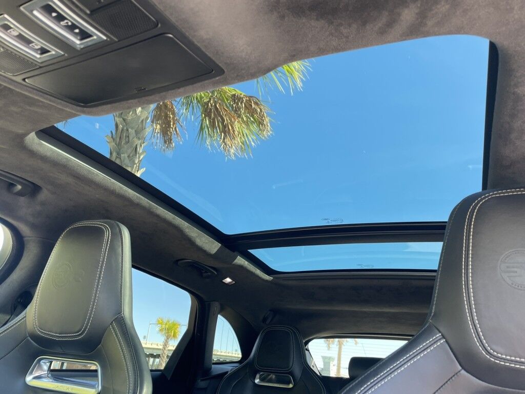 2019 Jaguar F-PACE SVR~SUPERCHARGED V8~CRUISE CONTROL~BLIND SPOT WARNING~CAMERA SYSTEM~COOLED SEATS~DRIVER CONNECT PACKAGE~LEATHER SEATS~PANOMARIC MOONROOF / SUNROOF~PARKING SENSORS~POWER SEATS~PREMIUM SOUND SYSTEM~TRAILER WIRING Sarasota FL