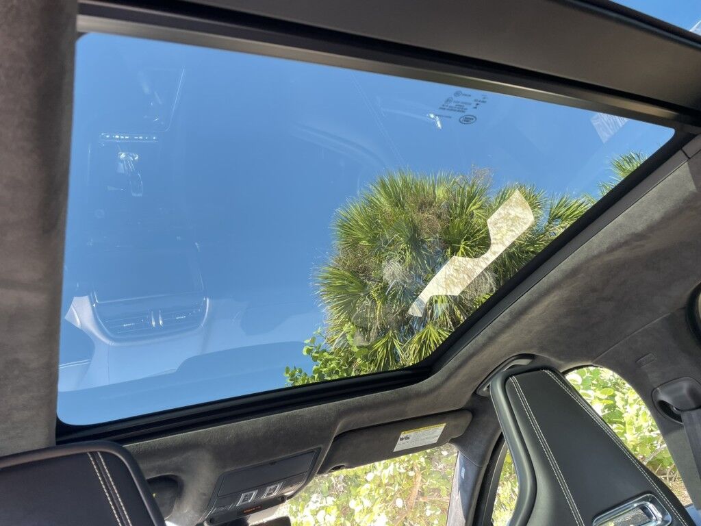 2019 Jaguar F-PACE SVR~SUPERCHARGED V8~CRUISE CONTROL~BLIND SPOT WARNING~CAMERA SYSTEM~COOLED SEATS~DRIVER CONNECT PACKAGE~LEATHER SEATS~PANOMARIC MOONROOF / SUNROOF~PARKING SENSORS~POWER SEATS~PREMIUM SOUND SYSTEM~TRAILER WIRING Sarasota FL