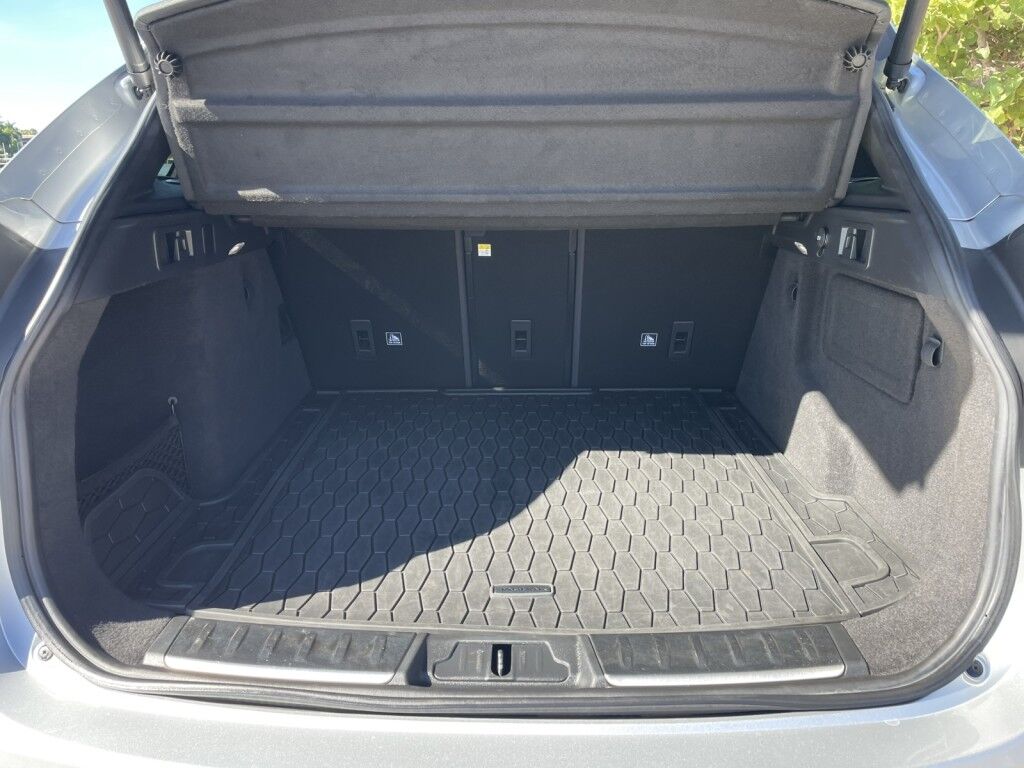 2019 Jaguar F-PACE SVR~SUPERCHARGED V8~CRUISE CONTROL~BLIND SPOT WARNING~CAMERA SYSTEM~COOLED SEATS~DRIVER CONNECT PACKAGE~LEATHER SEATS~PANOMARIC MOONROOF / SUNROOF~PARKING SENSORS~POWER SEATS~PREMIUM SOUND SYSTEM~TRAILER WIRING Sarasota FL