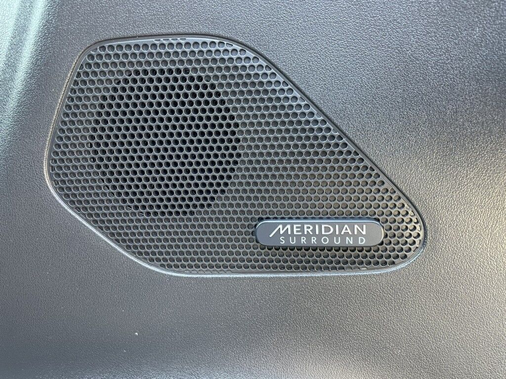 2019 Jaguar F-PACE SVR~SUPERCHARGED V8~CRUISE CONTROL~BLIND SPOT WARNING~CAMERA SYSTEM~COOLED SEATS~DRIVER CONNECT PACKAGE~LEATHER SEATS~PANOMARIC MOONROOF / SUNROOF~PARKING SENSORS~POWER SEATS~PREMIUM SOUND SYSTEM~TRAILER WIRING Sarasota FL