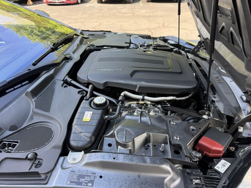 2019 Jaguar F-TYPE P300