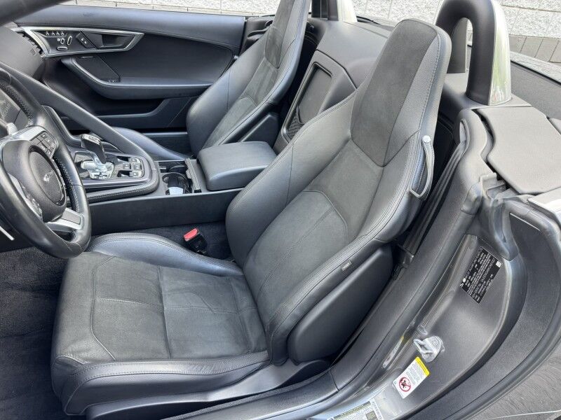 2019 Jaguar F-TYPE P300 Willow Grove PA