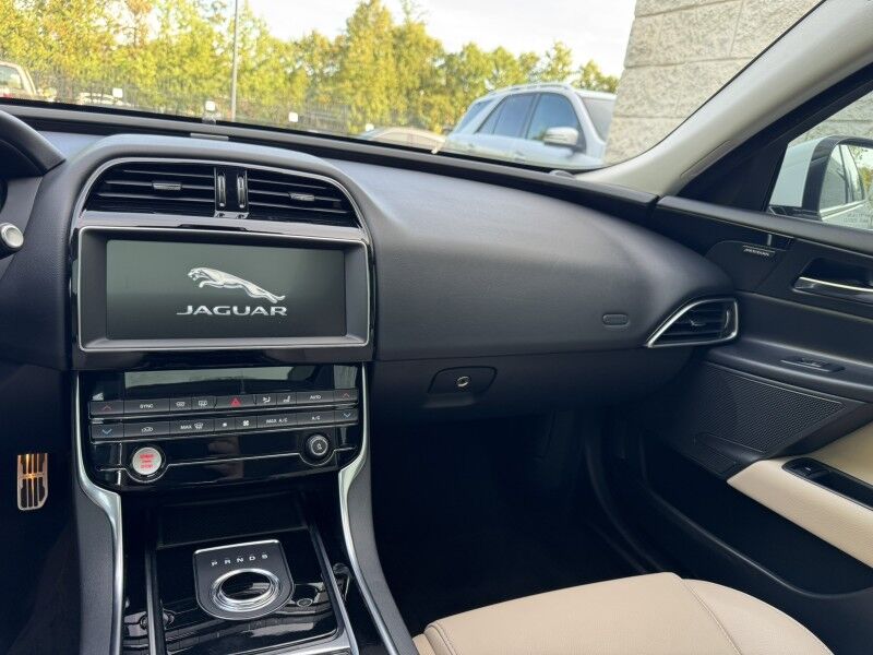 2019 Jaguar XE 25t Premium Willow Grove PA