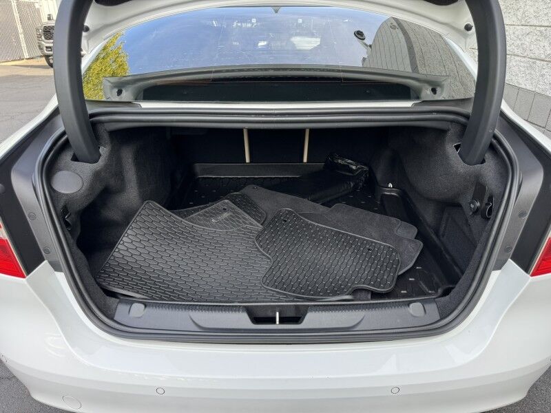 2019 Jaguar XE 25t Premium Willow Grove PA