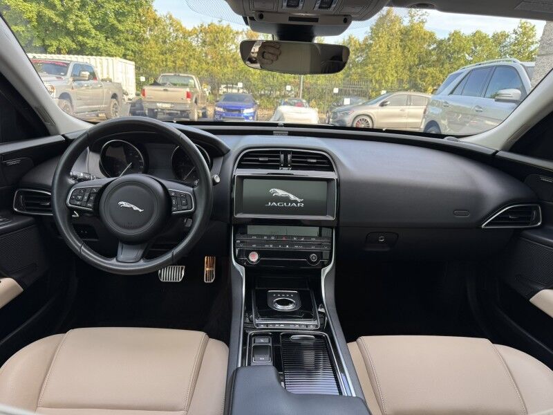 2019 Jaguar XE 25t Premium Willow Grove PA