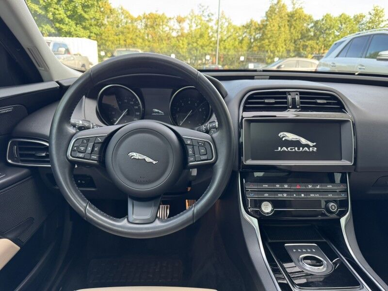 2019 Jaguar XE 25t Premium Willow Grove PA