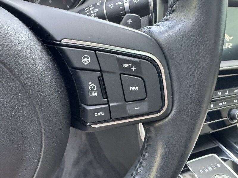 2019 Jaguar XE 25t Premium Willow Grove PA